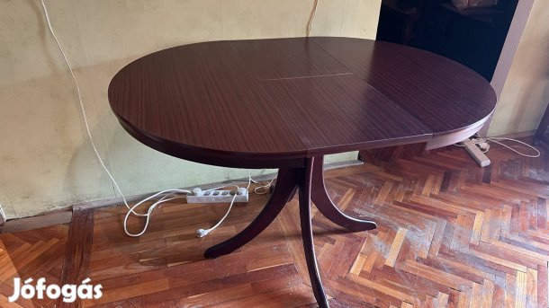 Indonéz étkezőasztal. Bővíthető