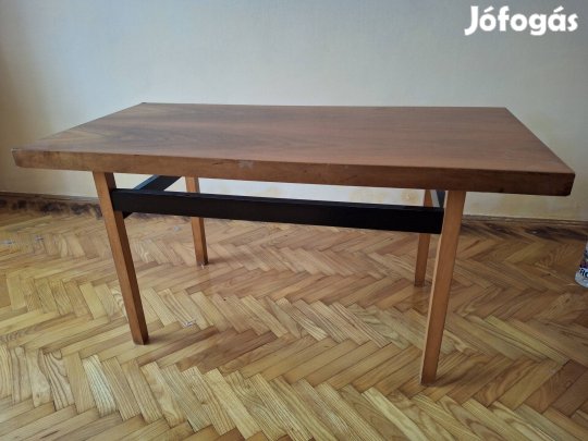 Indrusrial asztal 50x100cm lakozott dió