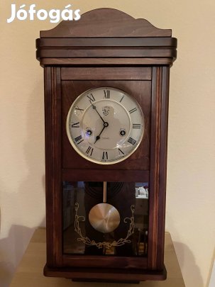 Ingás, mechanikus falióra