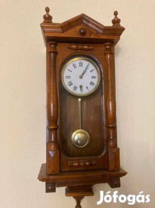 Ingás falióra eladó!