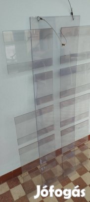 Ingatlanos hirdetöfal. Plexi függesztövel3 db