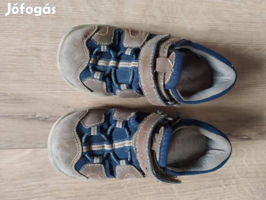 Ingyen elvihető 25 ös szandál