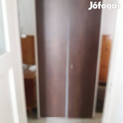 Ingyen elvihető takarítószeres szekrény