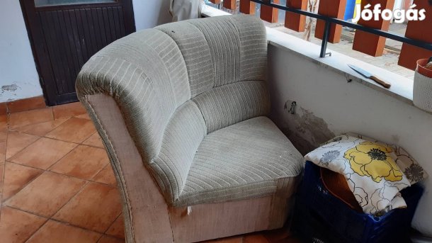 Ingyen elvihető ülőgarnitúra ív