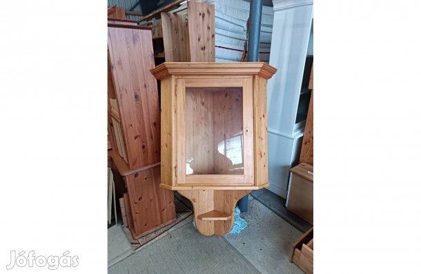 Ingyen szállítás 50 km ig Fenyő sarok vitrin k401