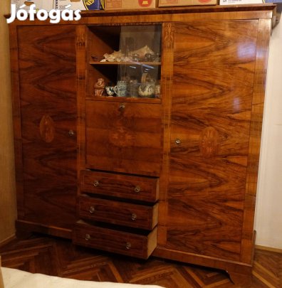 Intarziás, dió borítású, többfunkciós szekrény