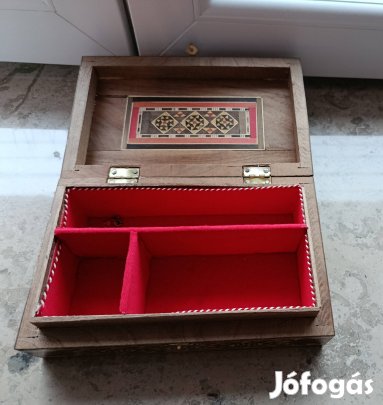 Intarziás, kézműves fa ékszerdoboz  keleti stílus