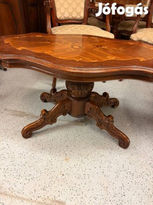 Intarziás dohányzóasztal