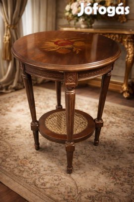 Intarziás posztamens 