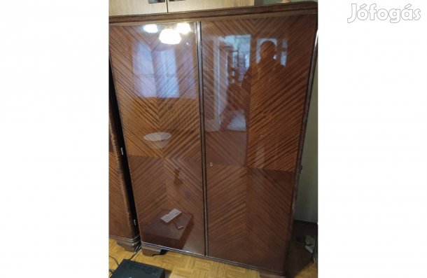 Intarziás retro polcos szekrény