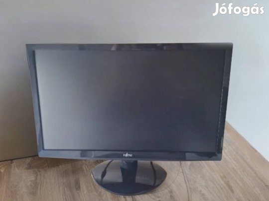 Intel I5 számítógép monitorral 