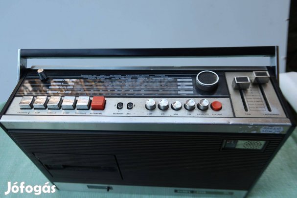 Intel magnós rádió,magnója nem jó rádió szép és telep plusz hálozati