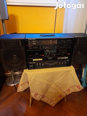 Internationál/Sharp/HK800-as Bombax rádiómagnó eladó