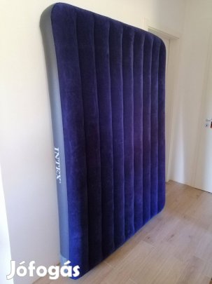 Intex felfújható ágymatrac pumpával