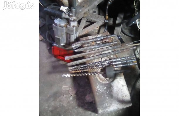 Ipari Ütvefúró, Vésőgép Kango 637 Vas bőröndjében ,tartozékokkal eladó