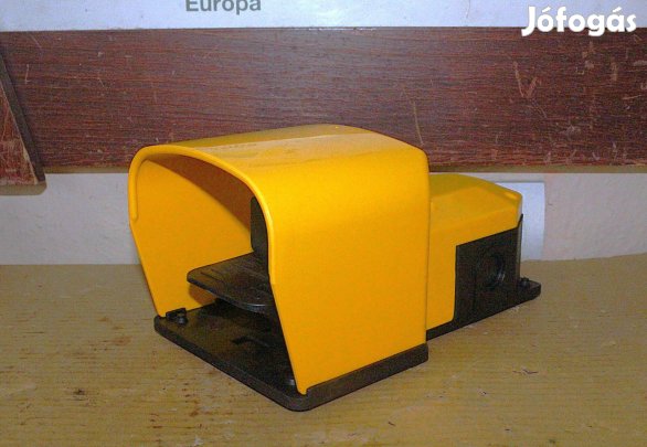 Ipari lábkapcsoló elektromos új Pizzato ( 7135 )