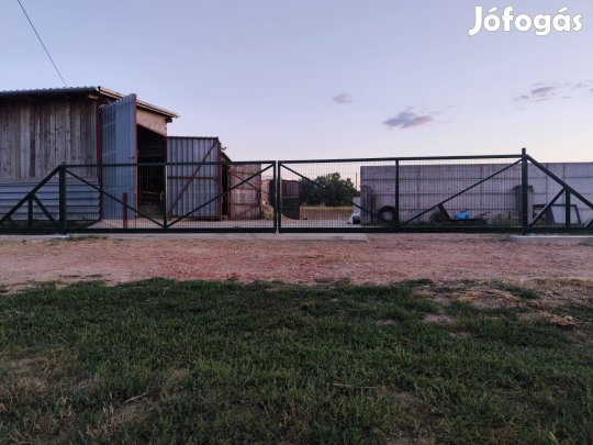 Ipari úszókapu. 10-12-14 méteres kapunyílásba