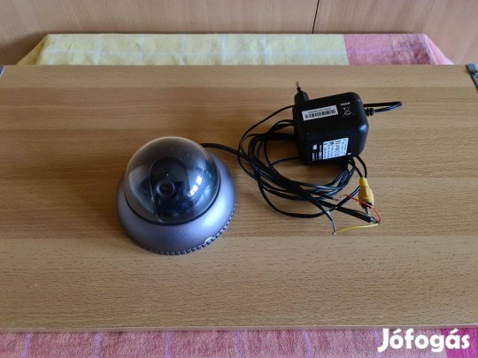 Ipari vezetékes kamera hálózati adapterrel együtt