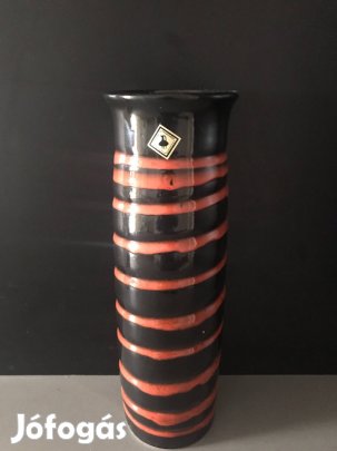 Iparmüvesz keramia vaza