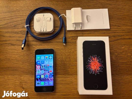 Iphone SE 32 GB dobozzal, fülhallgatóval