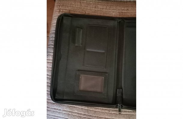 Irattartó kistáska 37 x 28 cm több részes, zippzáras 2 féle