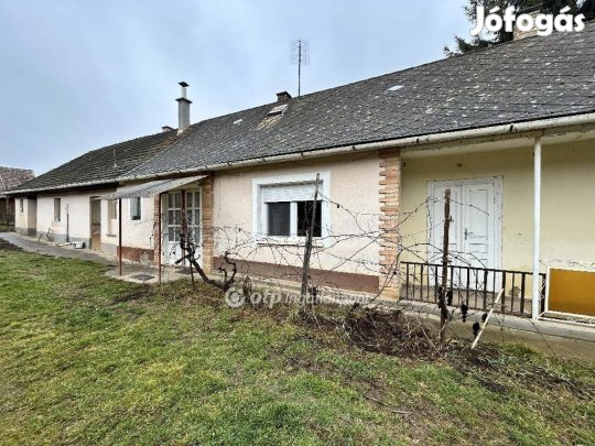 Iregszemcsei 107 nm-es ház eladó