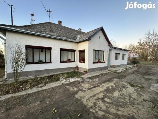 Iregszemcsei eladó 76 nm-es ház