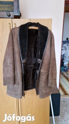 Irhabunda, kétfelé gombolható