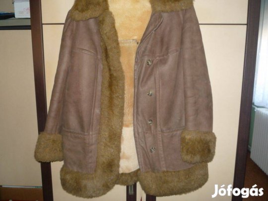 Irhabunda kiváló állapotban, műszőrme díszítéssel L-es