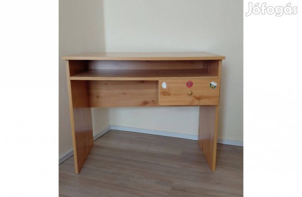 Íróasztal Szép állapotban. Gyermek