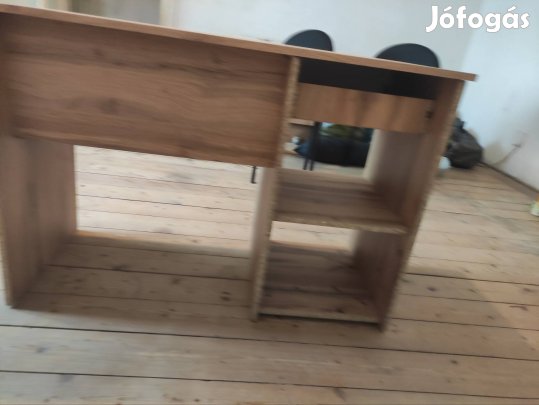 Íróasztal- Kubec2