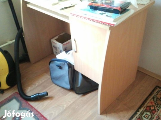Íróasztal - Felsőzsolca