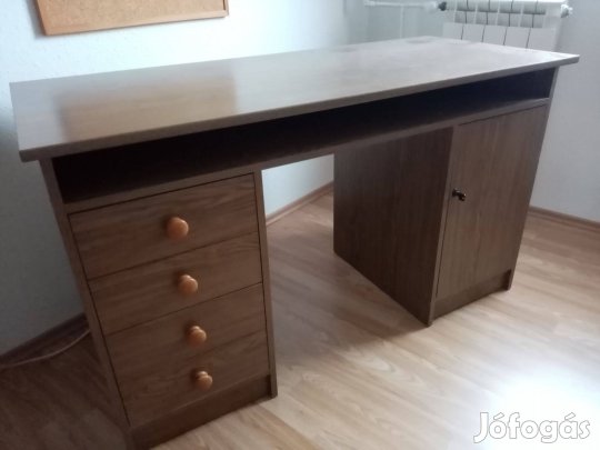 Íróasztal , IKEA - s lapra szerelve