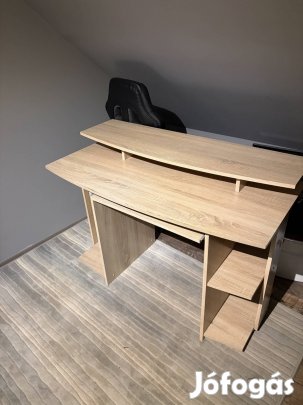 Íróasztal.