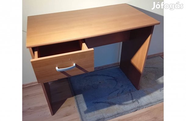 Íróasztal. számítógépasztal
