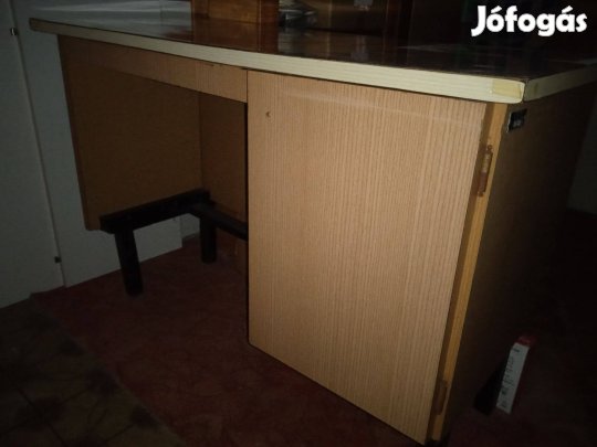 Íróasztal eladó
