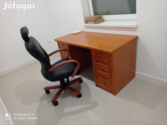 Íróasztal és bőr főnöki fotel eladó