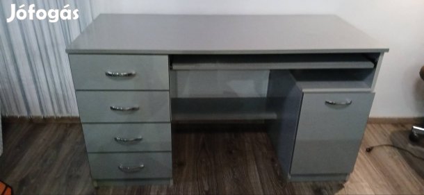 Íróasztal ezüst szürke 135x60 Számítógépasztal
