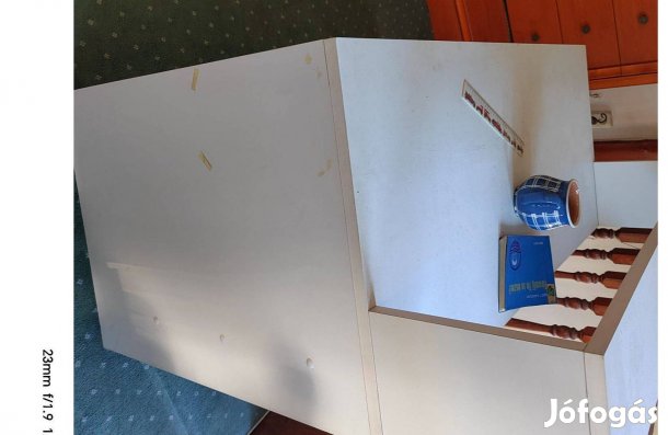 Íróasztal fehér tanuló asztal