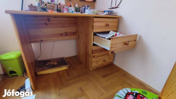 Íróasztal fenyőfa