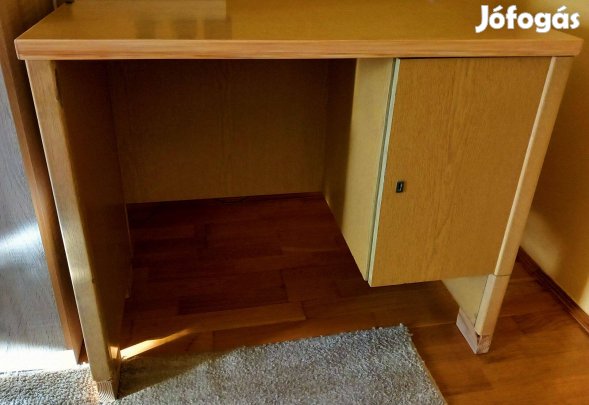 Íróasztal ingyen elvihető