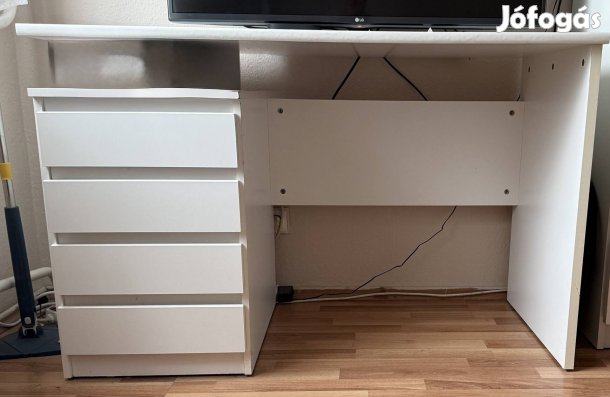 Íróasztal megkímélt