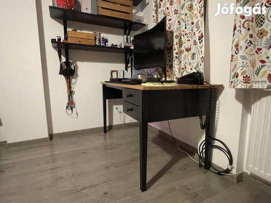 Íróasztal számítógép asztal