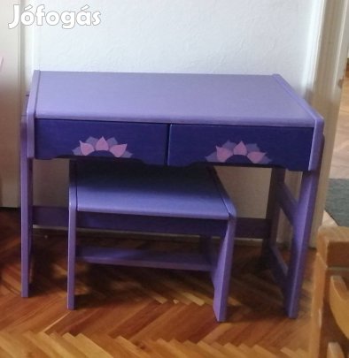 Íróasztal székkel