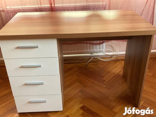 Íróasztal szép állapotban 4 fiókkal