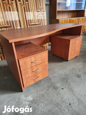 Íróasztal szép állapotban 