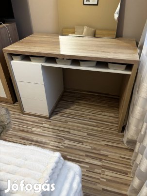 Íróasztal újszerű állapotban eladó.