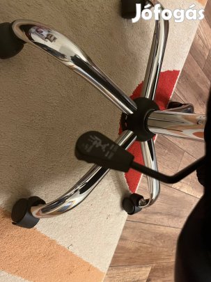 Iroasztalhoz forgószék eladó