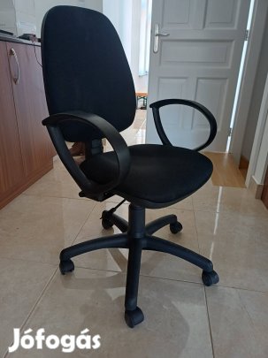 Iroda irodai görgős gurulós kerekes forgó szék