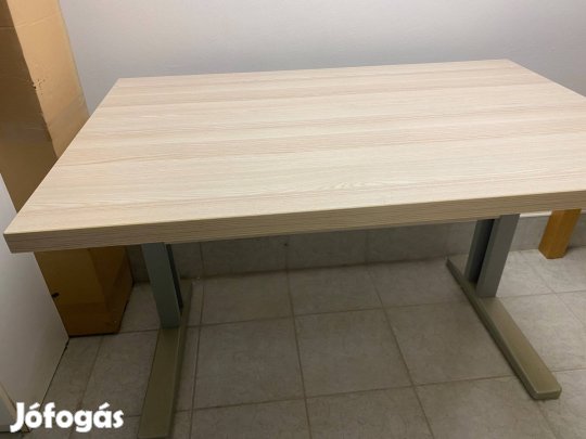 Irodai asztal IKEA